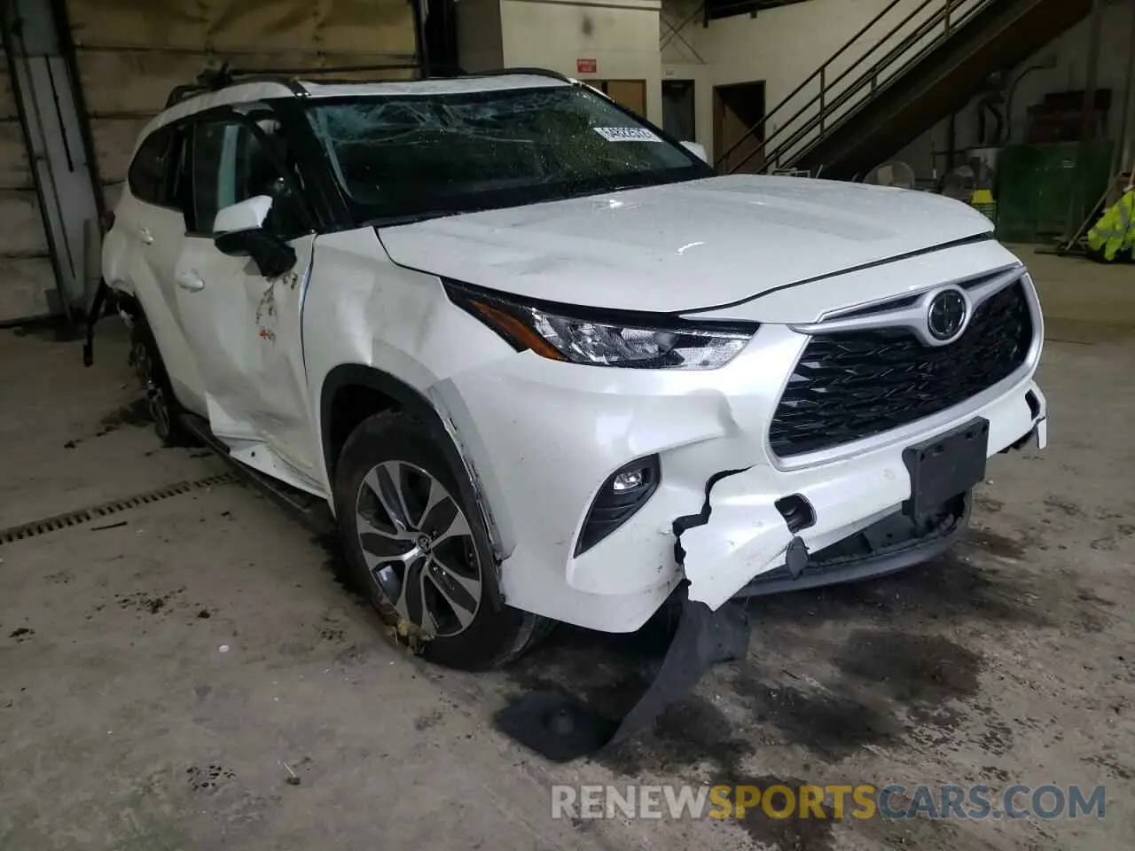 1 Фотография поврежденного автомобиля 5TDGZRBH1LS040035 TOYOTA HIGHLANDER 2020