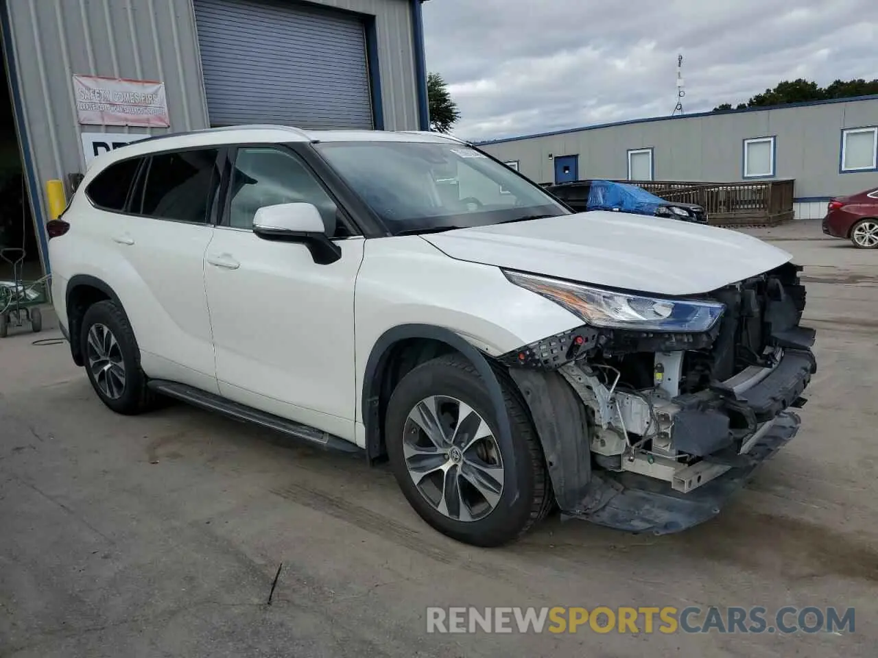 4 Photograph of a damaged car 5TDGZRBH2LS052338 TOYOTA HIGHLANDER 2020