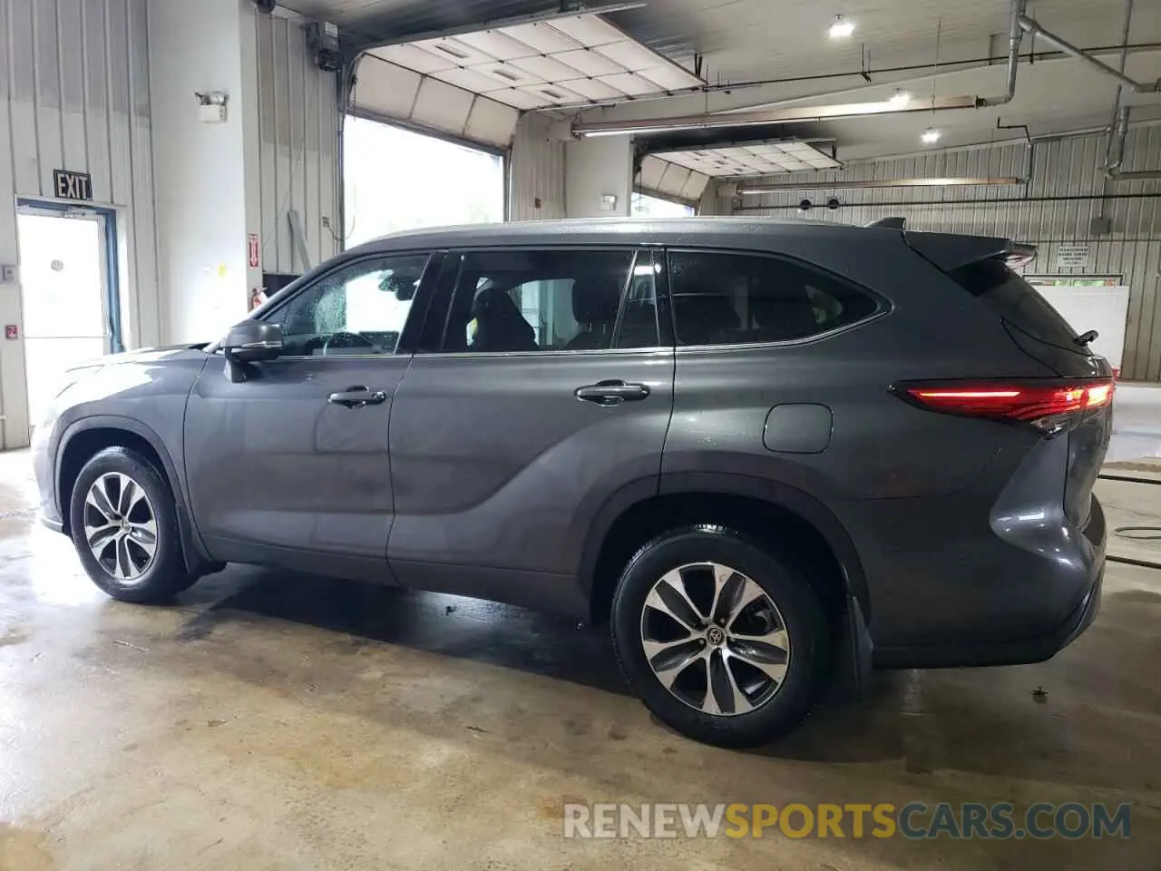 2 Photograph of a damaged car 5TDGZRBH3LS013368 TOYOTA HIGHLANDER 2020