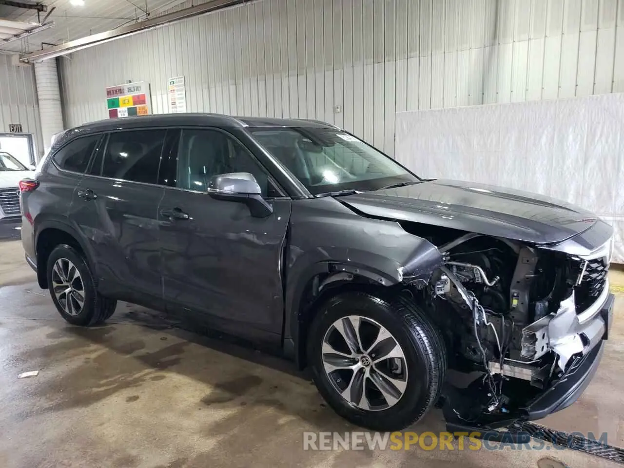 4 Photograph of a damaged car 5TDGZRBH3LS013368 TOYOTA HIGHLANDER 2020