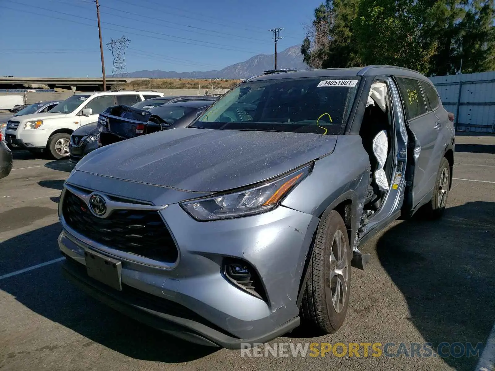 2 Photograph of a damaged car 5TDGZRBH4LS012181 TOYOTA HIGHLANDER 2020