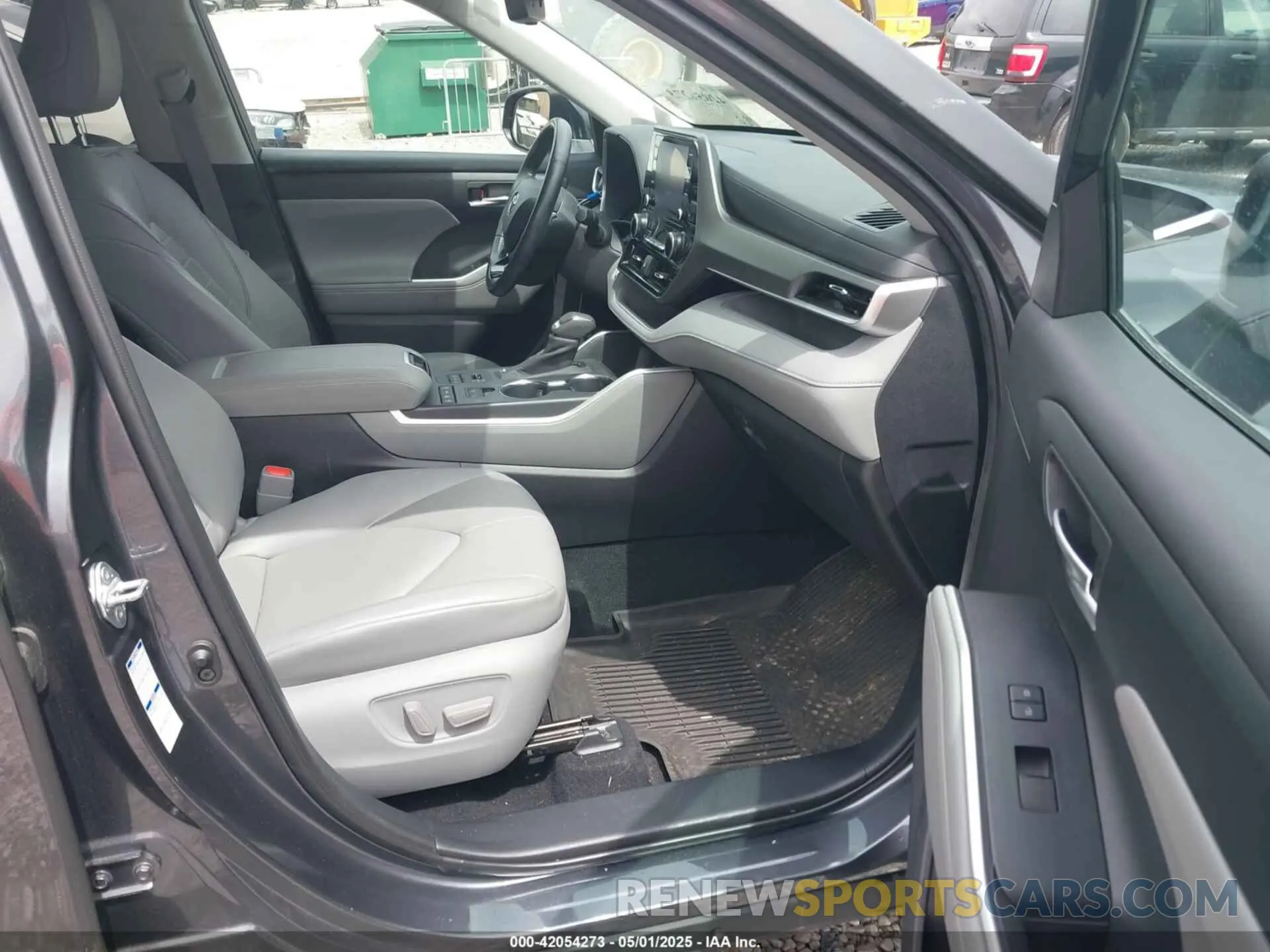 5 Photograph of a damaged car 5TDGZRBH4LS028512 TOYOTA HIGHLANDER 2020