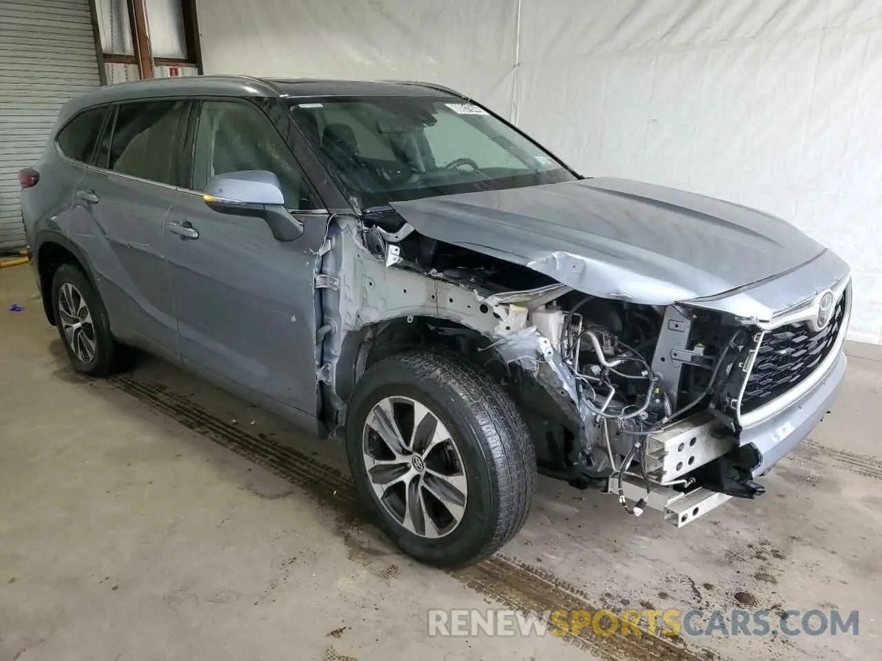 4 Photograph of a damaged car 5TDGZRBH5LS031841 TOYOTA HIGHLANDER 2020