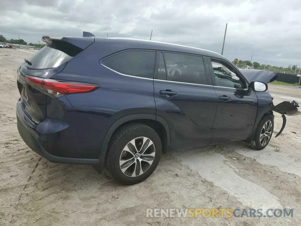 3 Photograph of a damaged car 5TDGZRBH6LS009878 TOYOTA HIGHLANDER 2020