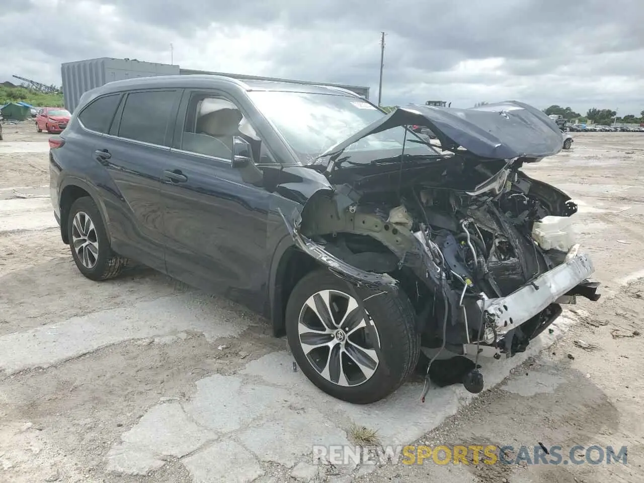 4 Photograph of a damaged car 5TDGZRBH6LS009878 TOYOTA HIGHLANDER 2020