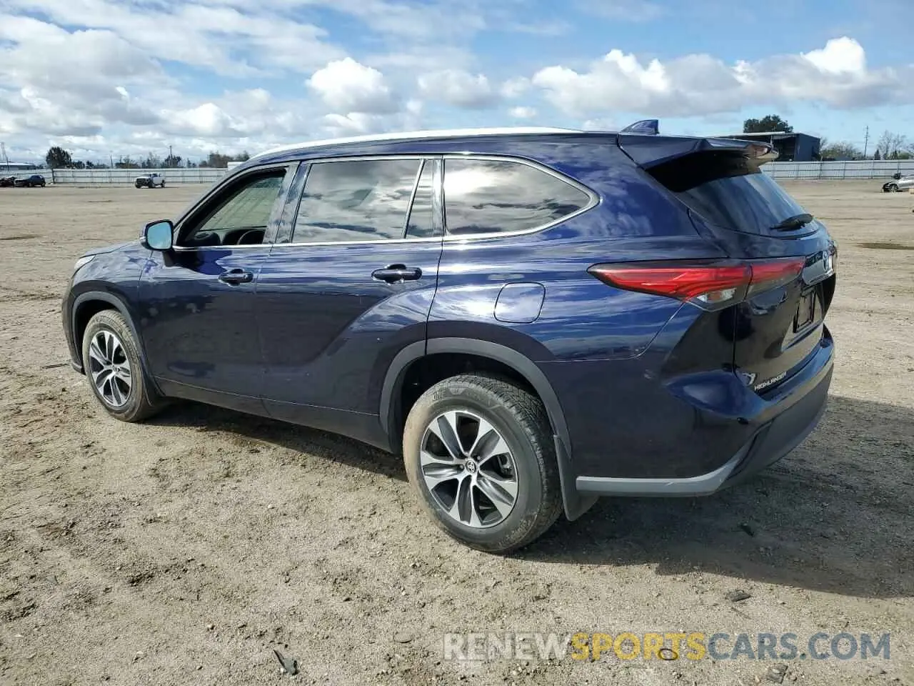 2 Photograph of a damaged car 5TDGZRBH6LS016975 TOYOTA HIGHLANDER 2020