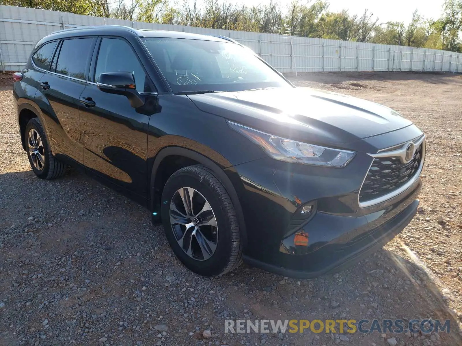 1 Photograph of a damaged car 5TDGZRBH6LS017902 TOYOTA HIGHLANDER 2020