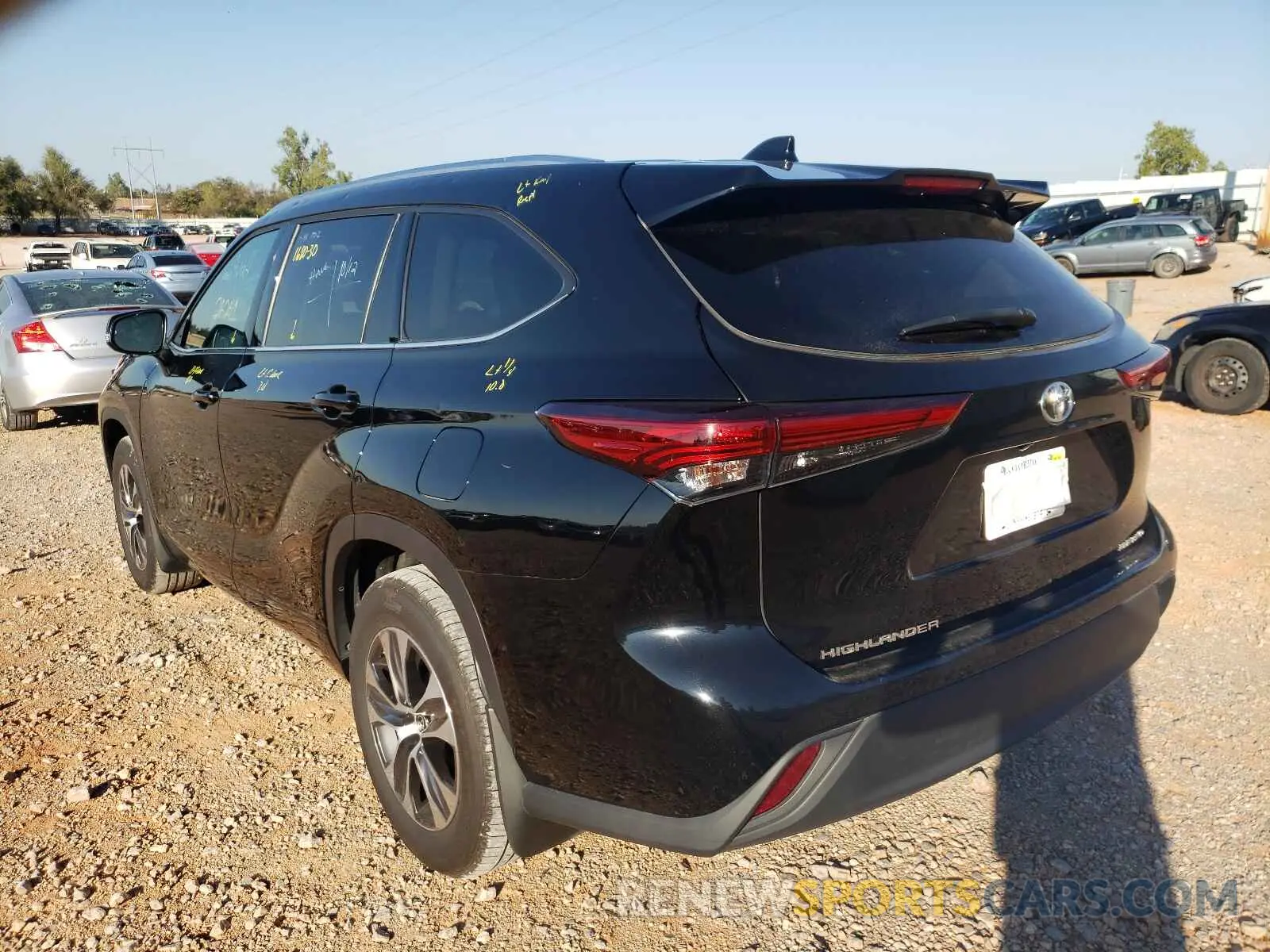 3 Photograph of a damaged car 5TDGZRBH6LS017902 TOYOTA HIGHLANDER 2020