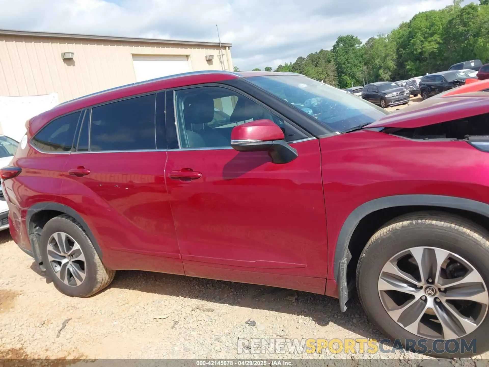 13 Photograph of a damaged car 5TDGZRBH9LS011673 TOYOTA HIGHLANDER 2020