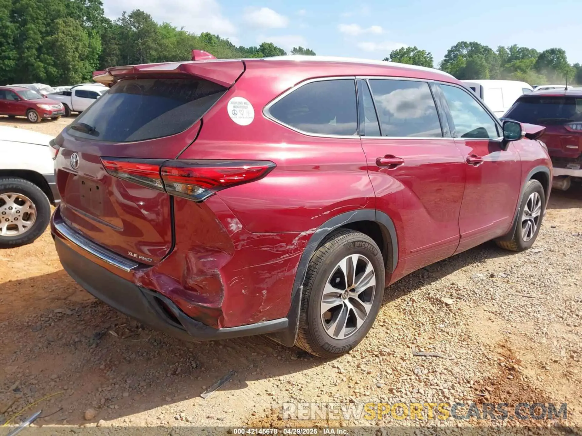 4 Photograph of a damaged car 5TDGZRBH9LS011673 TOYOTA HIGHLANDER 2020