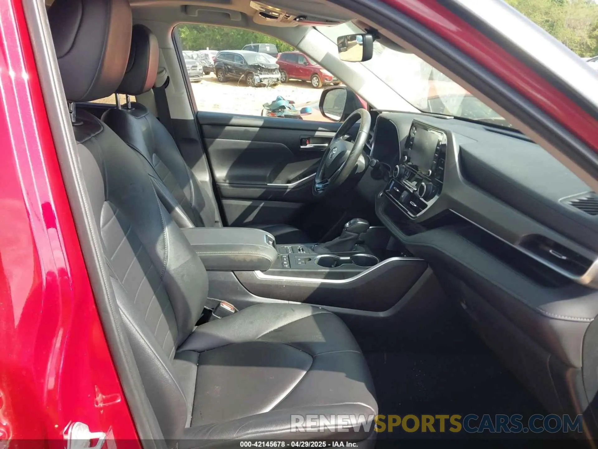 5 Photograph of a damaged car 5TDGZRBH9LS011673 TOYOTA HIGHLANDER 2020