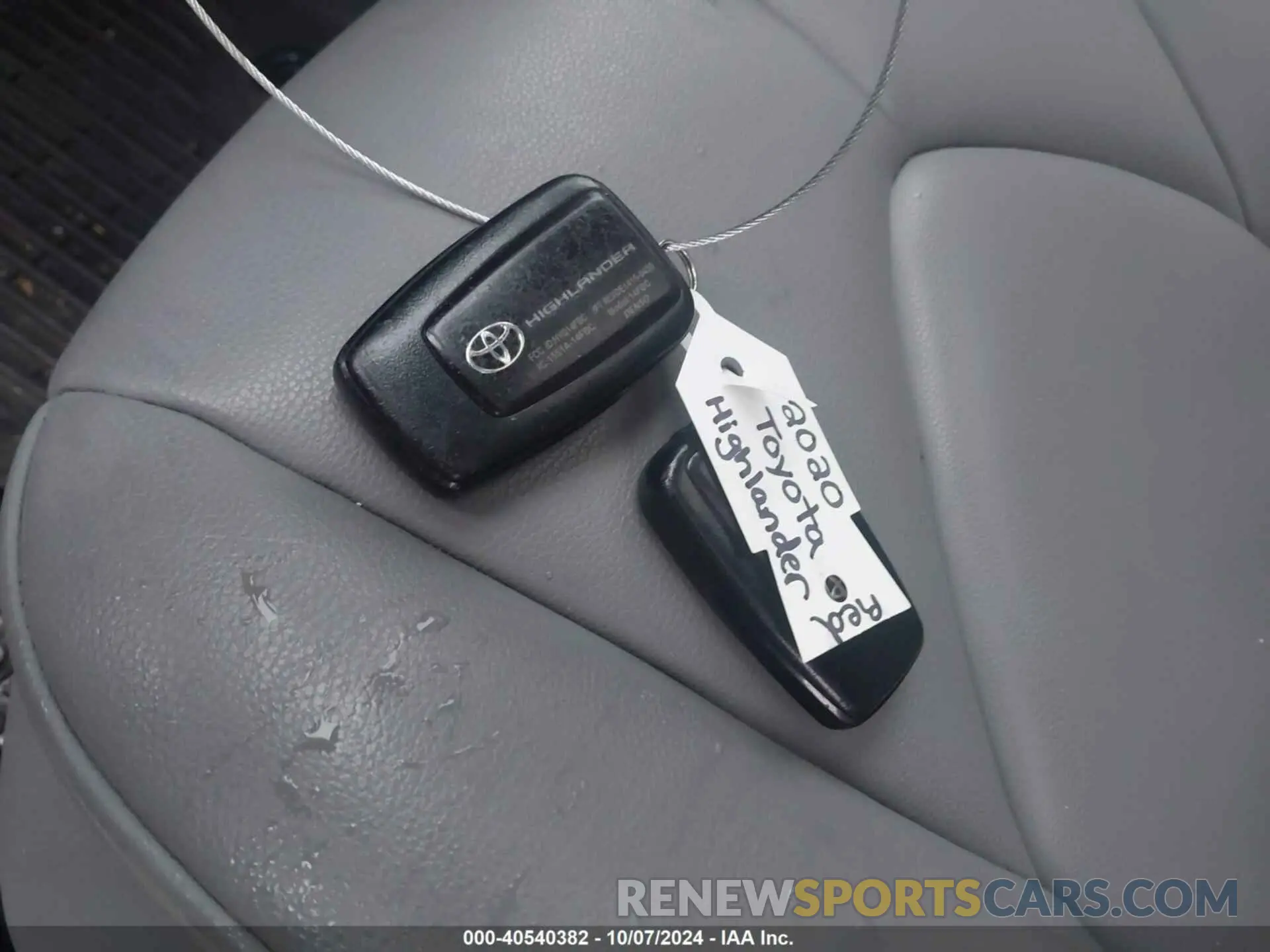 11 Photograph of a damaged car 5TDGZRBH9LS056273 TOYOTA HIGHLANDER 2020