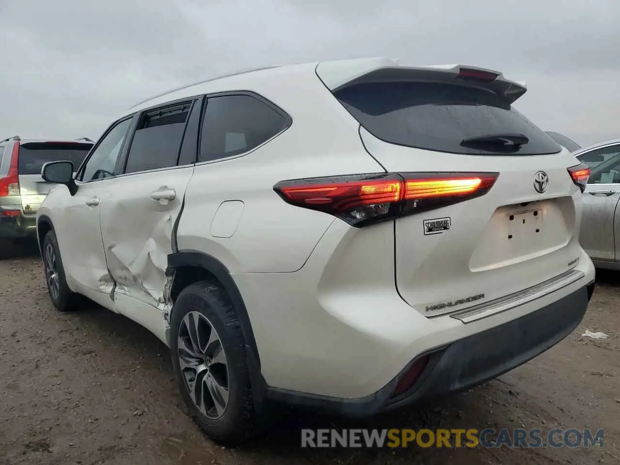 2 Photograph of a damaged car 5TDGZRBHXLS510451 TOYOTA HIGHLANDER 2020