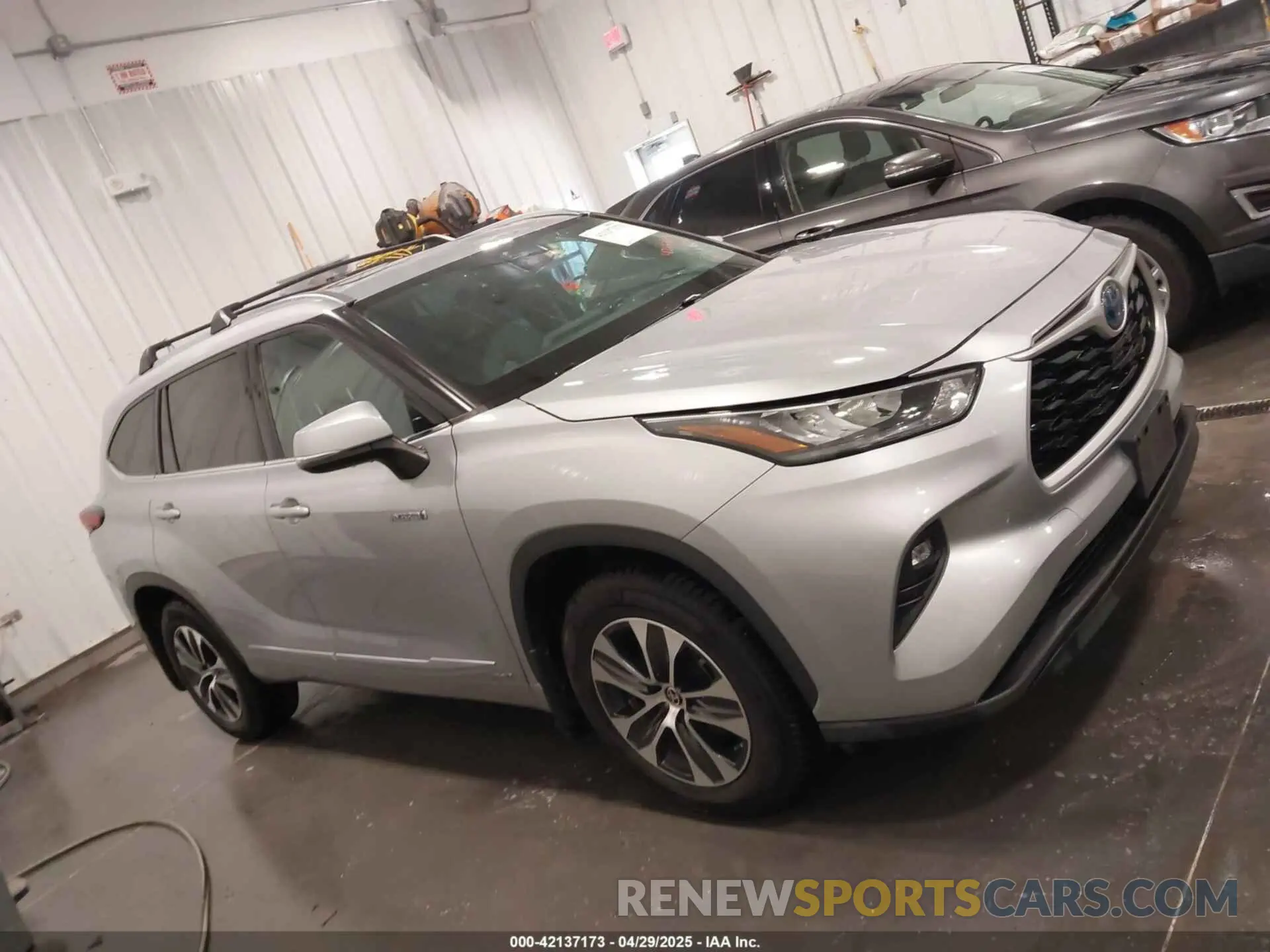 13 Photograph of a damaged car 5TDHBRCH0LS514290 TOYOTA HIGHLANDER 2020