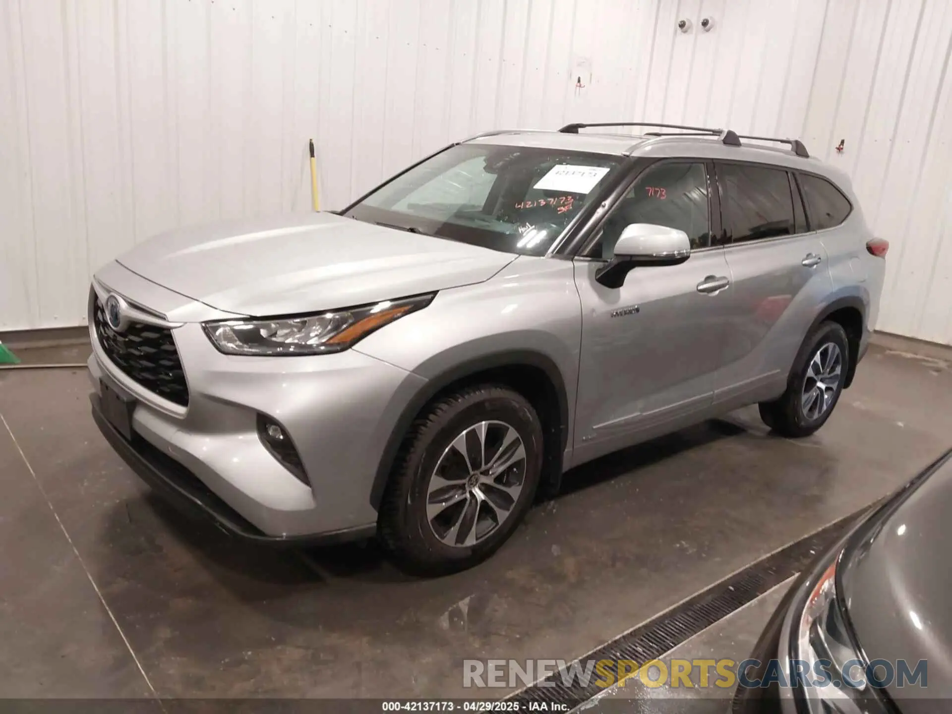 2 Photograph of a damaged car 5TDHBRCH0LS514290 TOYOTA HIGHLANDER 2020