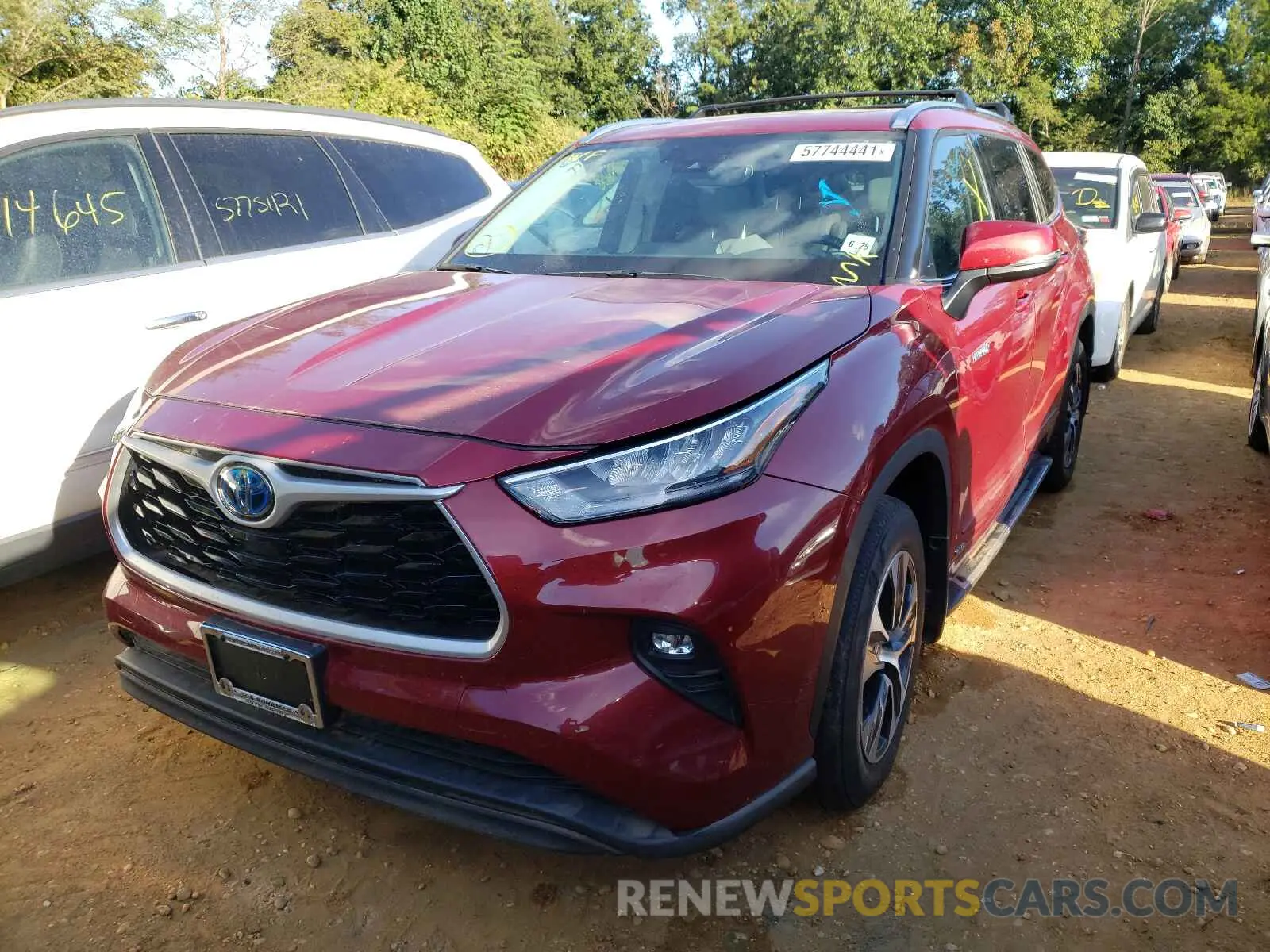 2 Photograph of a damaged car 5TDHBRCH3LS501968 TOYOTA HIGHLANDER 2020