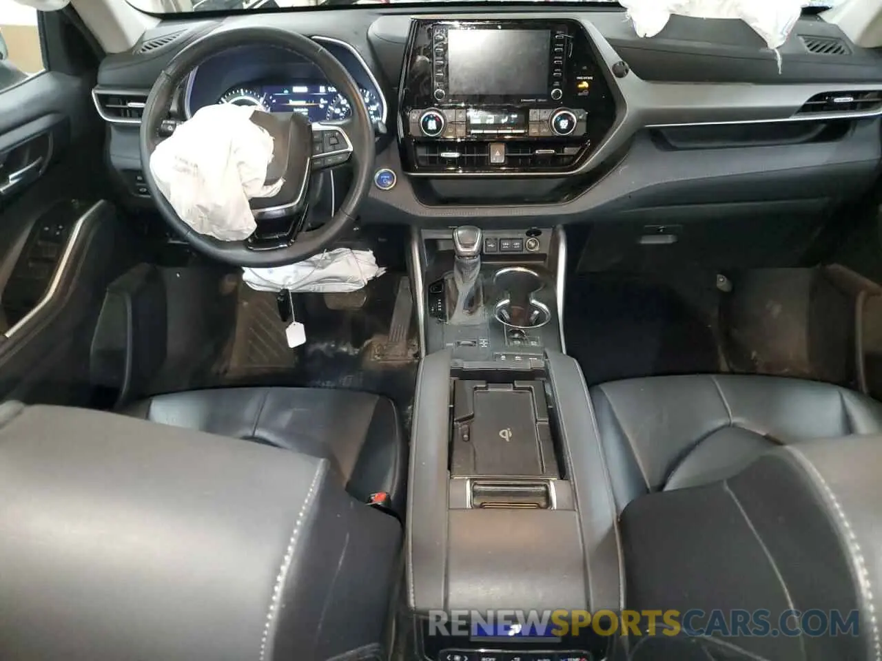 8 Photograph of a damaged car 5TDHBRCH7LS509846 TOYOTA HIGHLANDER 2020