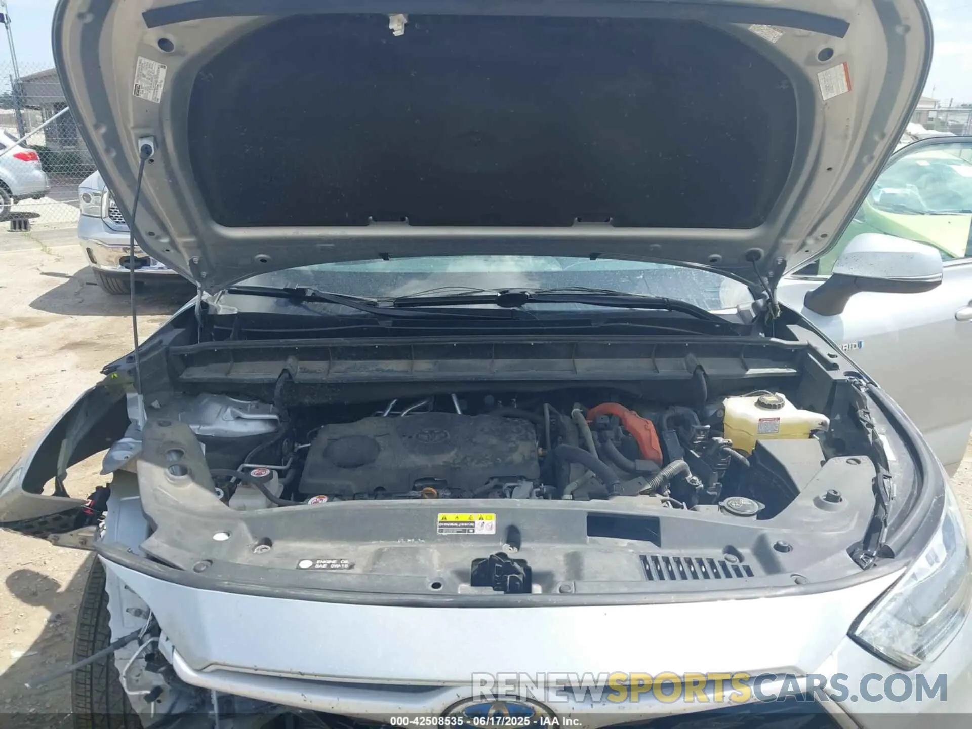 10 Photograph of a damaged car 5TDHBRCH9LS502798 TOYOTA HIGHLANDER 2020