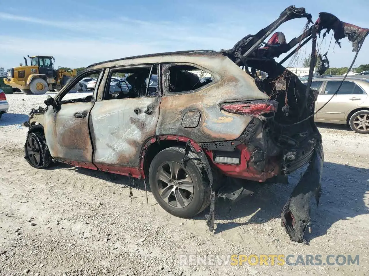 2 Photograph of a damaged car 5TDHZRAH5LS003463 TOYOTA HIGHLANDER 2020