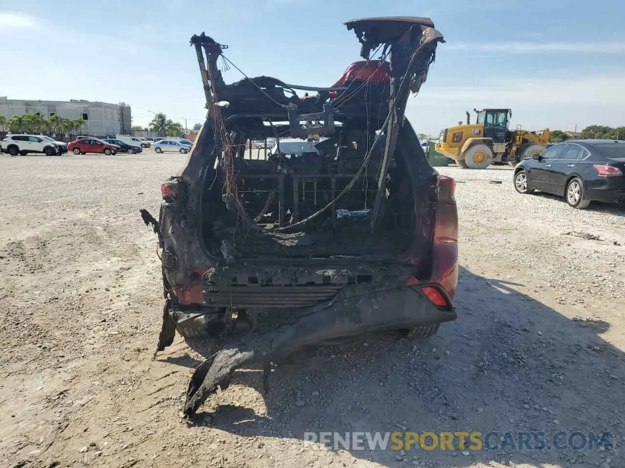 6 Photograph of a damaged car 5TDHZRAH5LS003463 TOYOTA HIGHLANDER 2020
