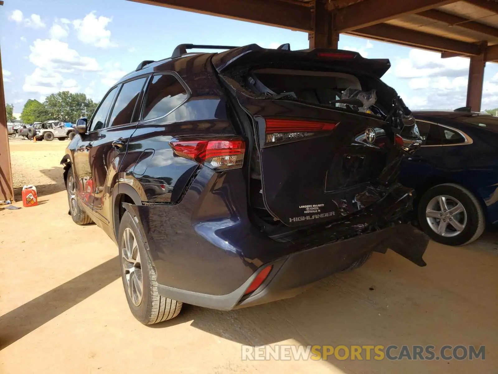 3 Photograph of a damaged car 5TDHZRAH5LS017928 TOYOTA HIGHLANDER 2020