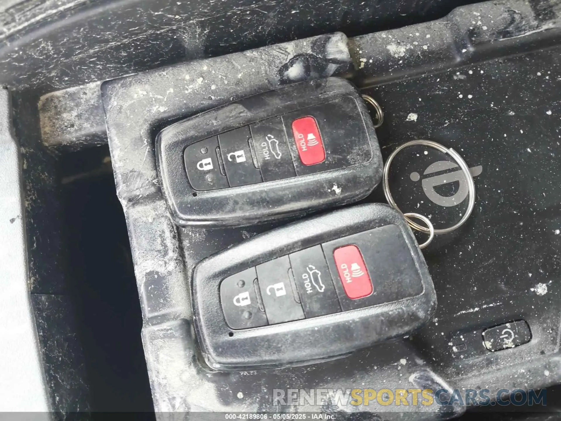 11 Photograph of a damaged car 5TDHZRAHXLS027905 TOYOTA HIGHLANDER 2020