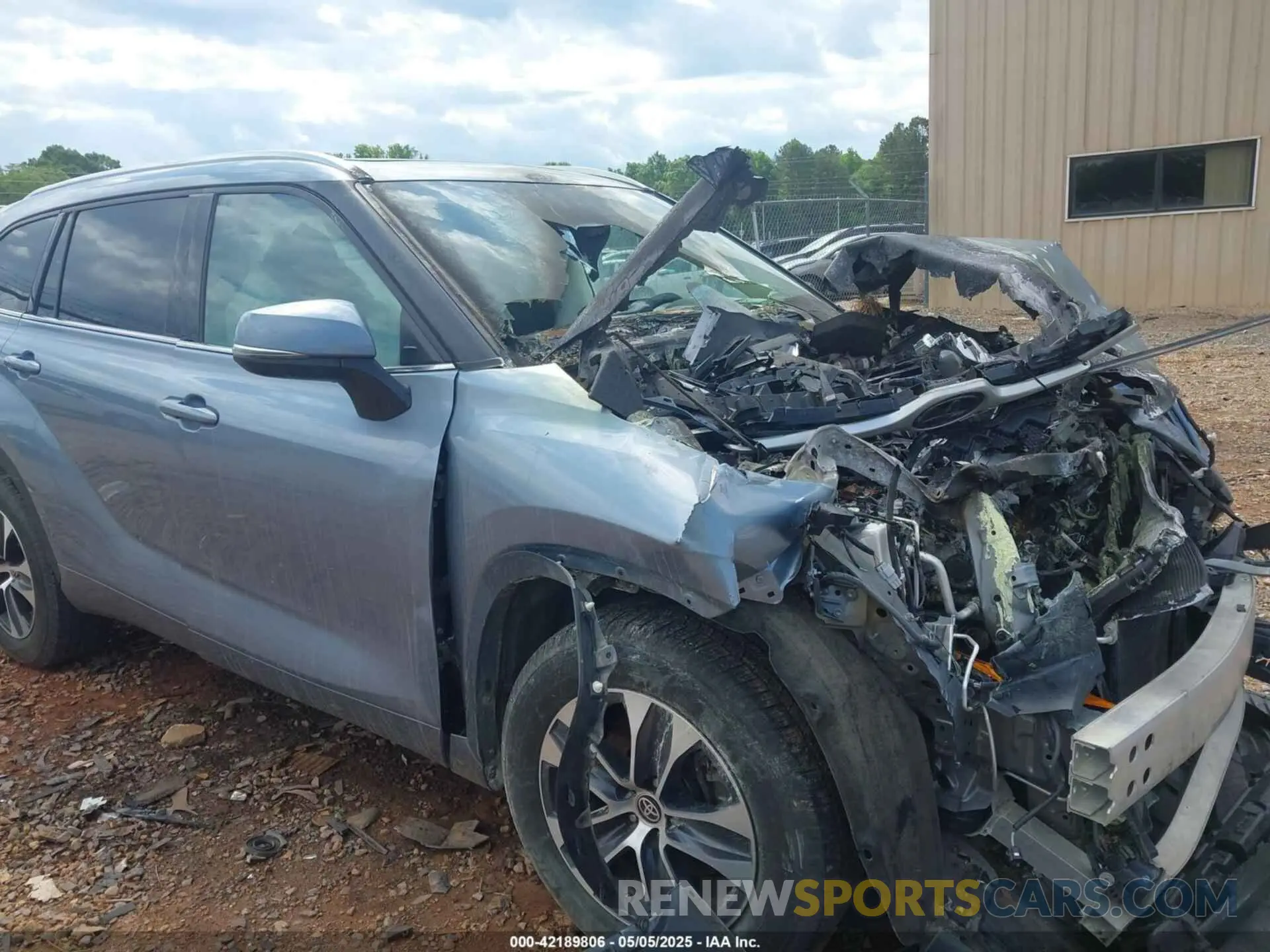 19 Photograph of a damaged car 5TDHZRAHXLS027905 TOYOTA HIGHLANDER 2020