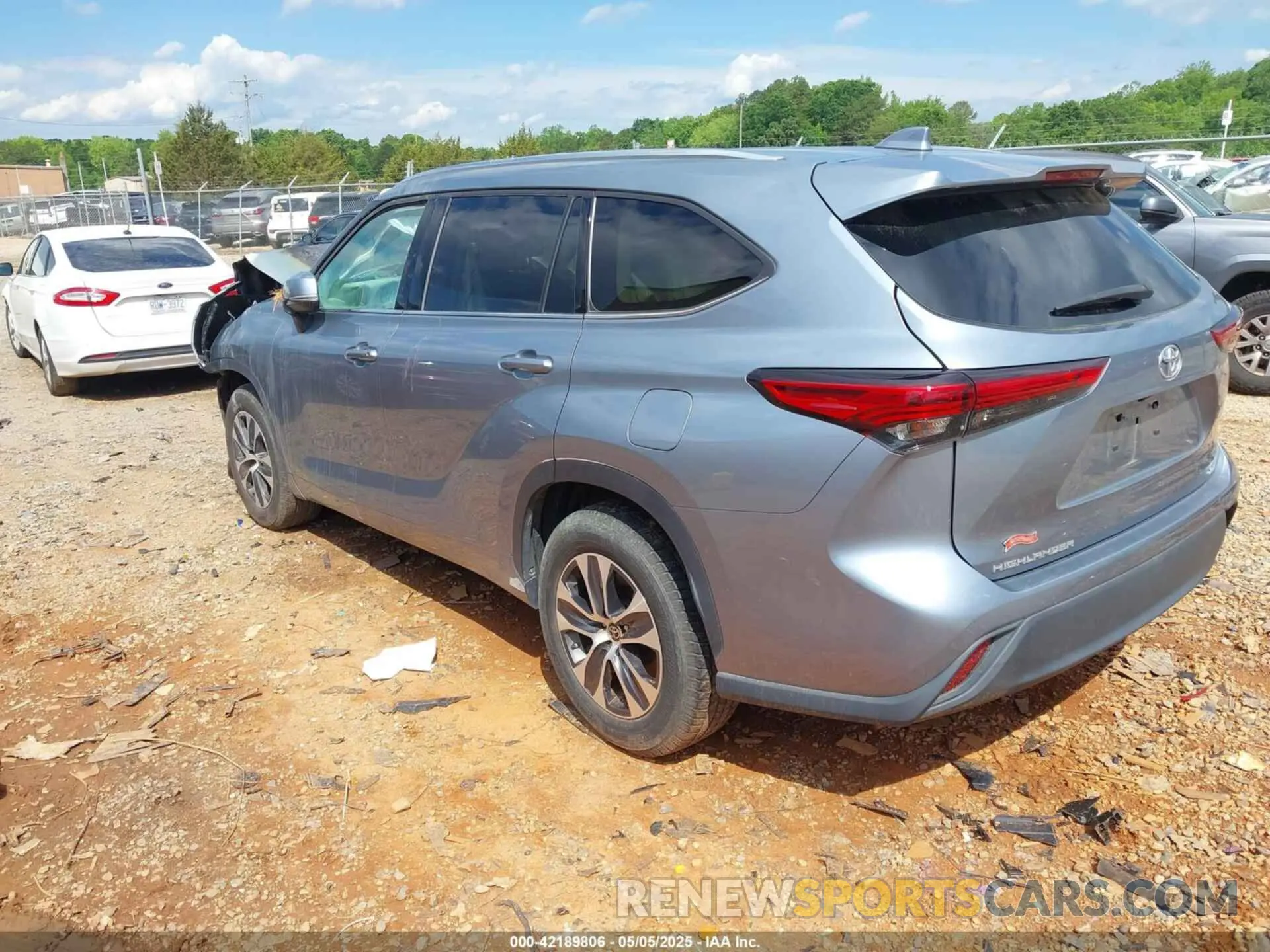 3 Photograph of a damaged car 5TDHZRAHXLS027905 TOYOTA HIGHLANDER 2020