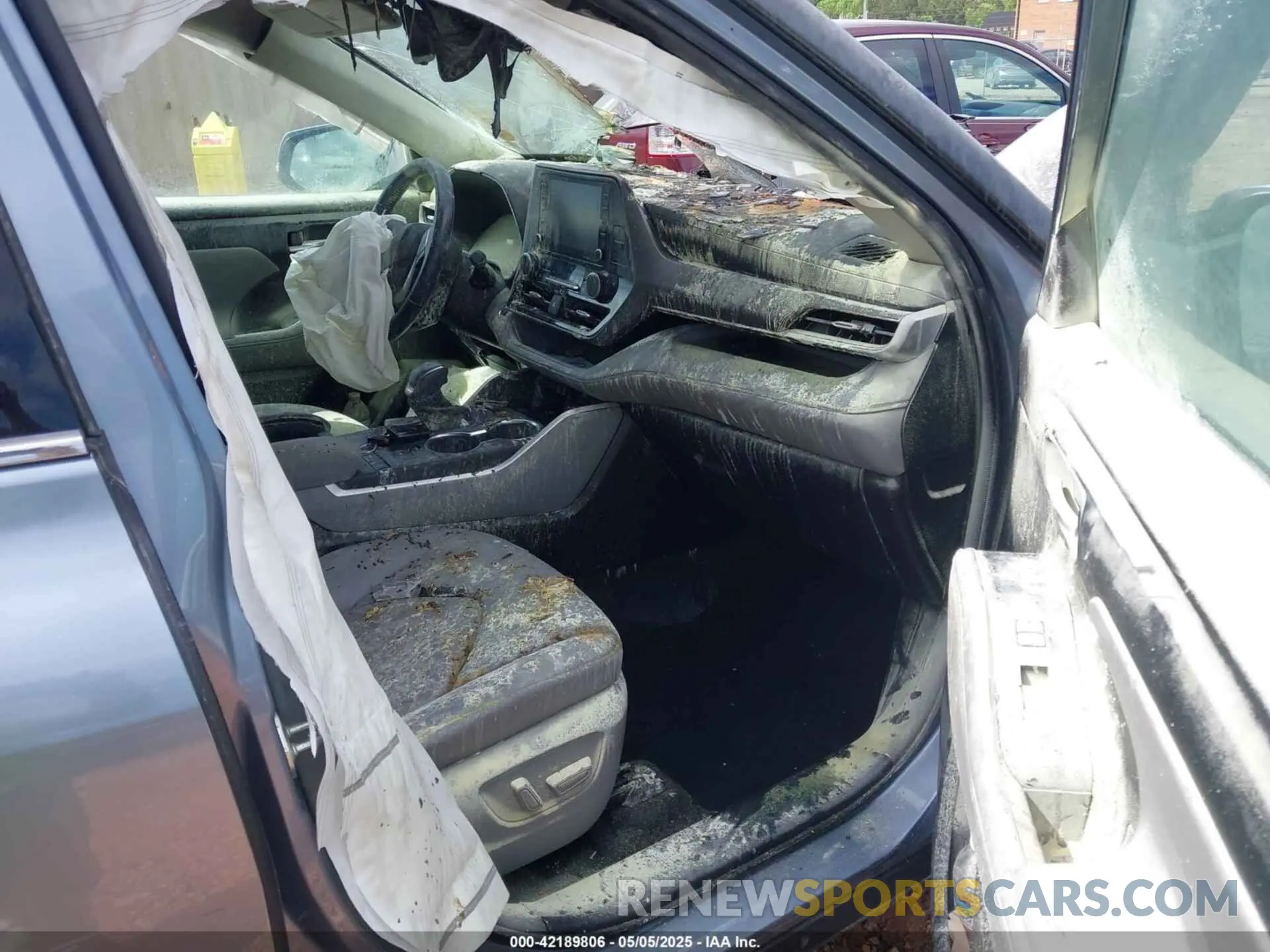 5 Photograph of a damaged car 5TDHZRAHXLS027905 TOYOTA HIGHLANDER 2020