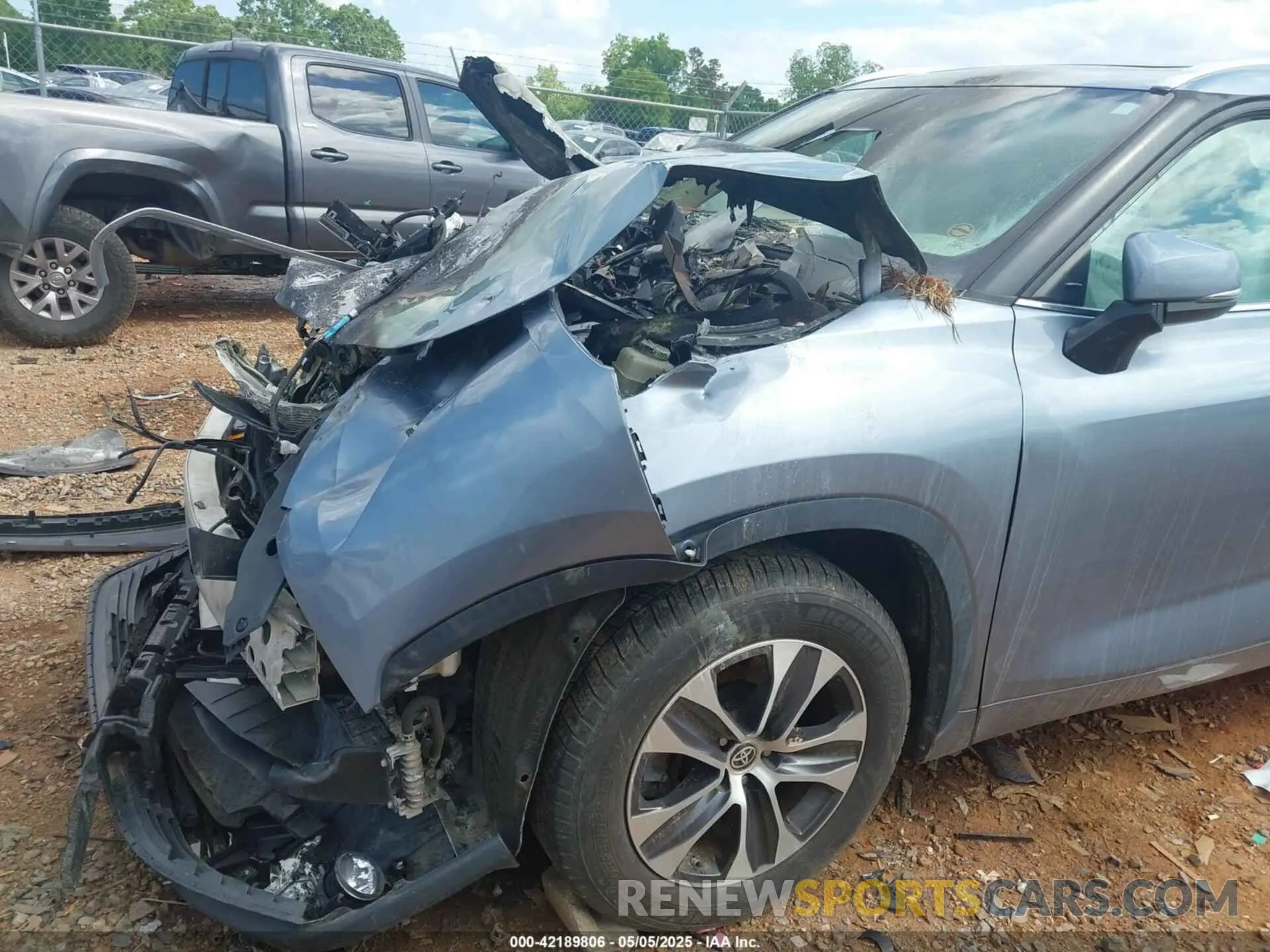 6 Photograph of a damaged car 5TDHZRAHXLS027905 TOYOTA HIGHLANDER 2020