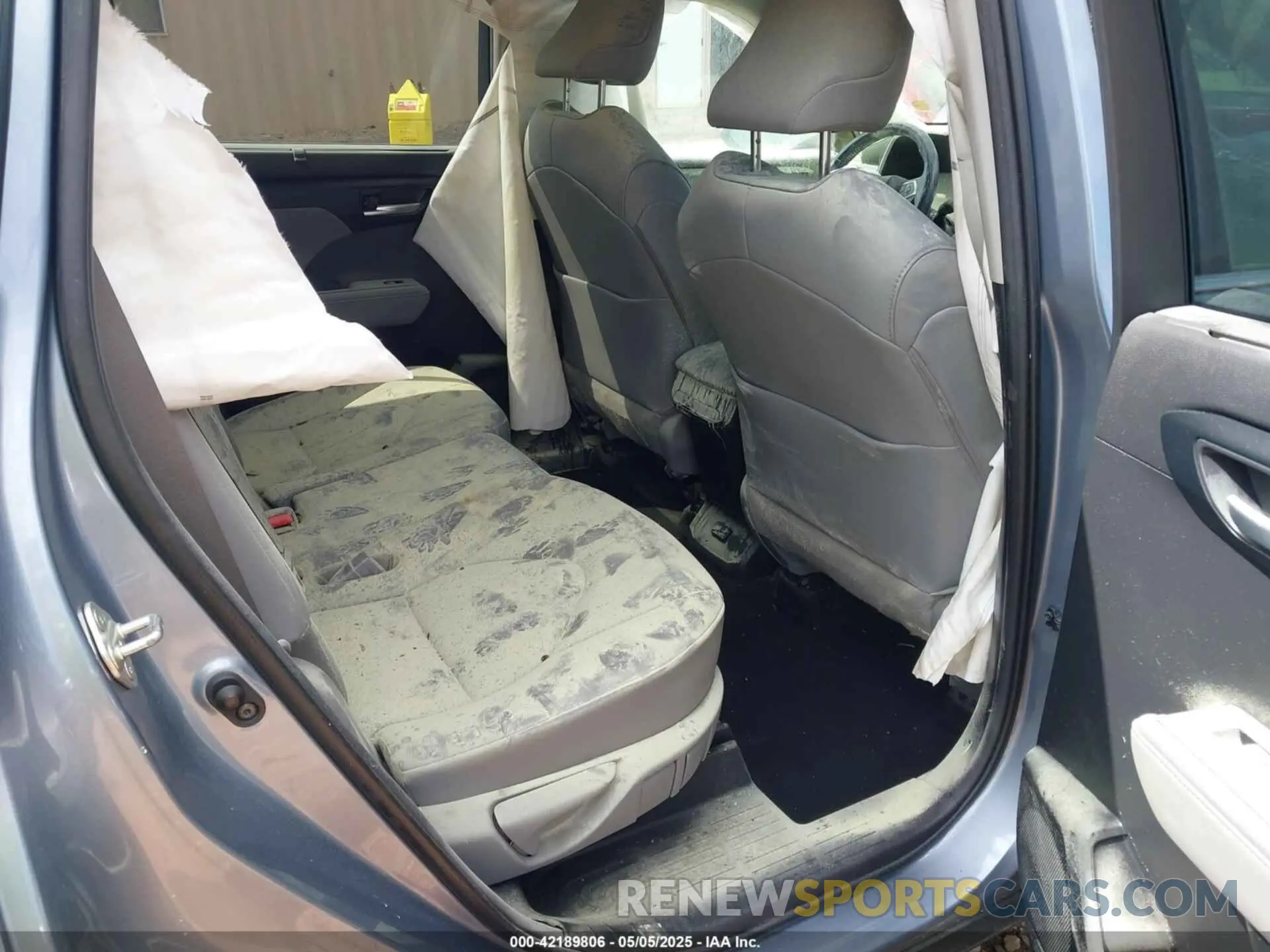 8 Photograph of a damaged car 5TDHZRAHXLS027905 TOYOTA HIGHLANDER 2020