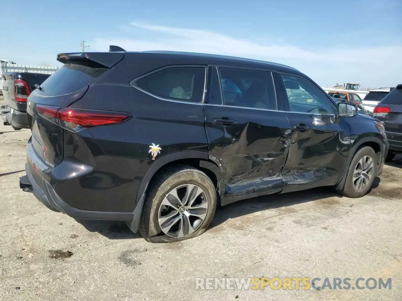3 Photograph of a damaged car 5TDHZRBH1LS047877 TOYOTA HIGHLANDER 2020