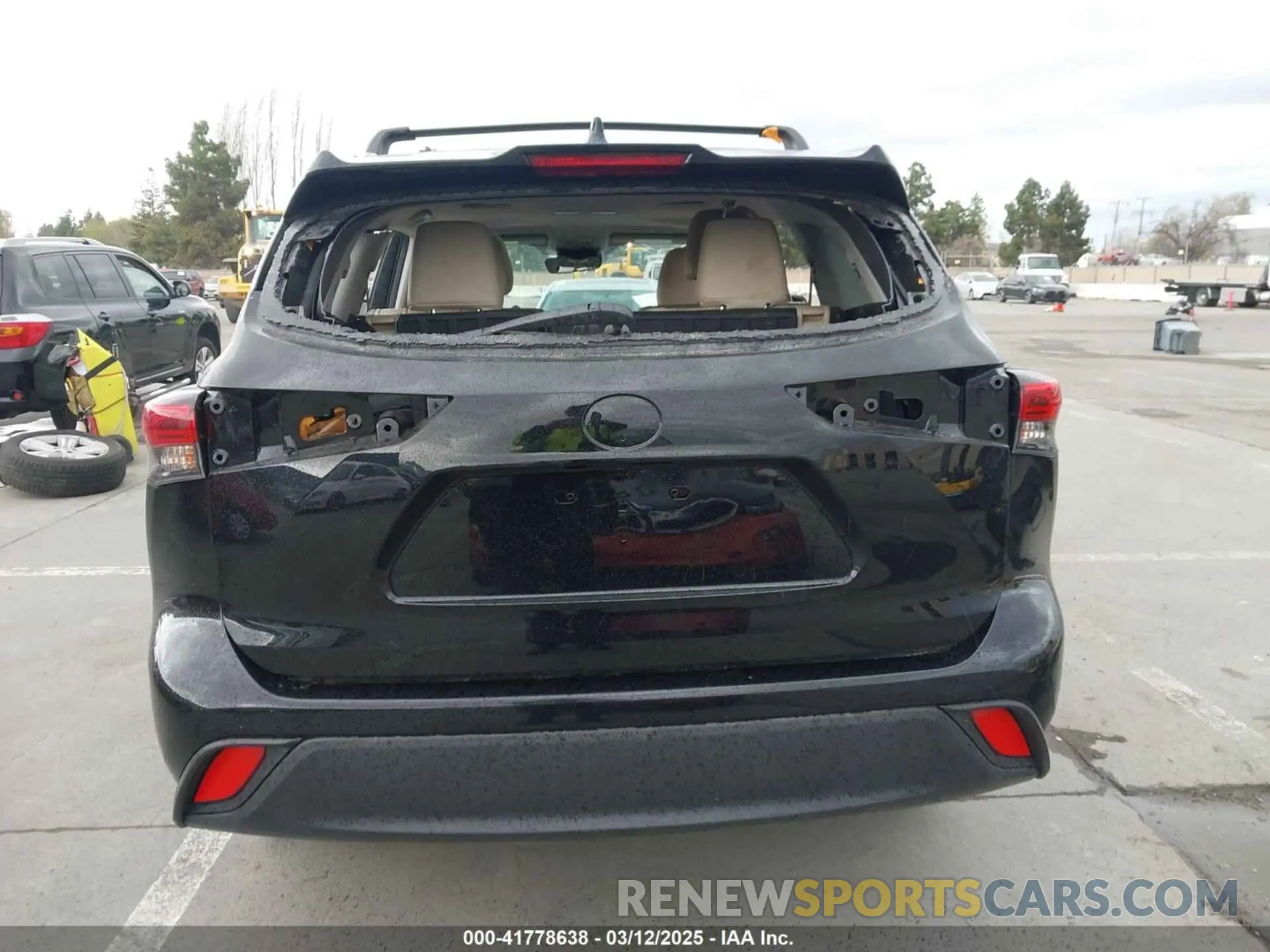 15 Photograph of a damaged car 5TDHZRBH1LS520094 TOYOTA HIGHLANDER 2020