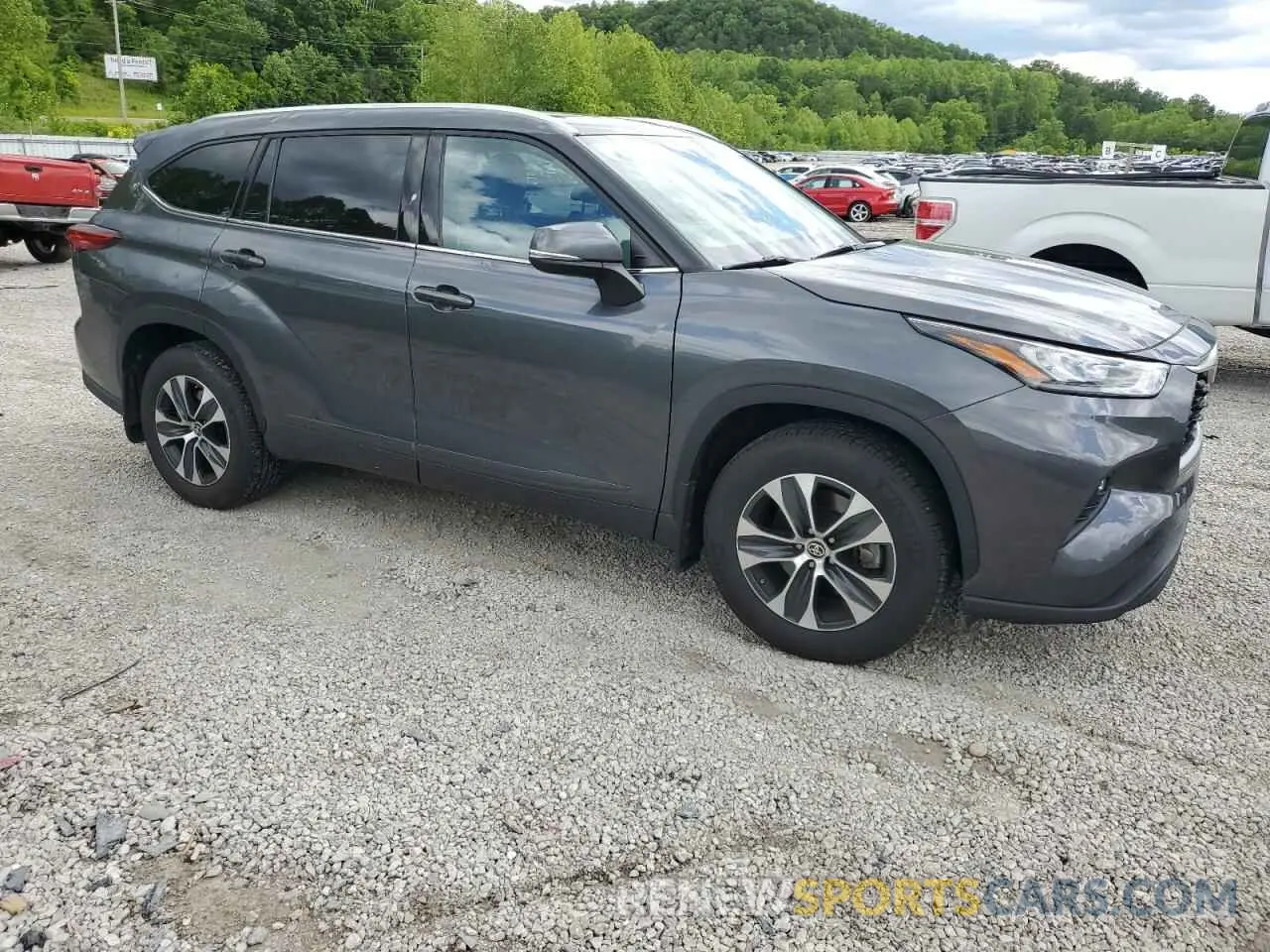 4 Photograph of a damaged car 5TDHZRBH6LS004698 TOYOTA HIGHLANDER 2020