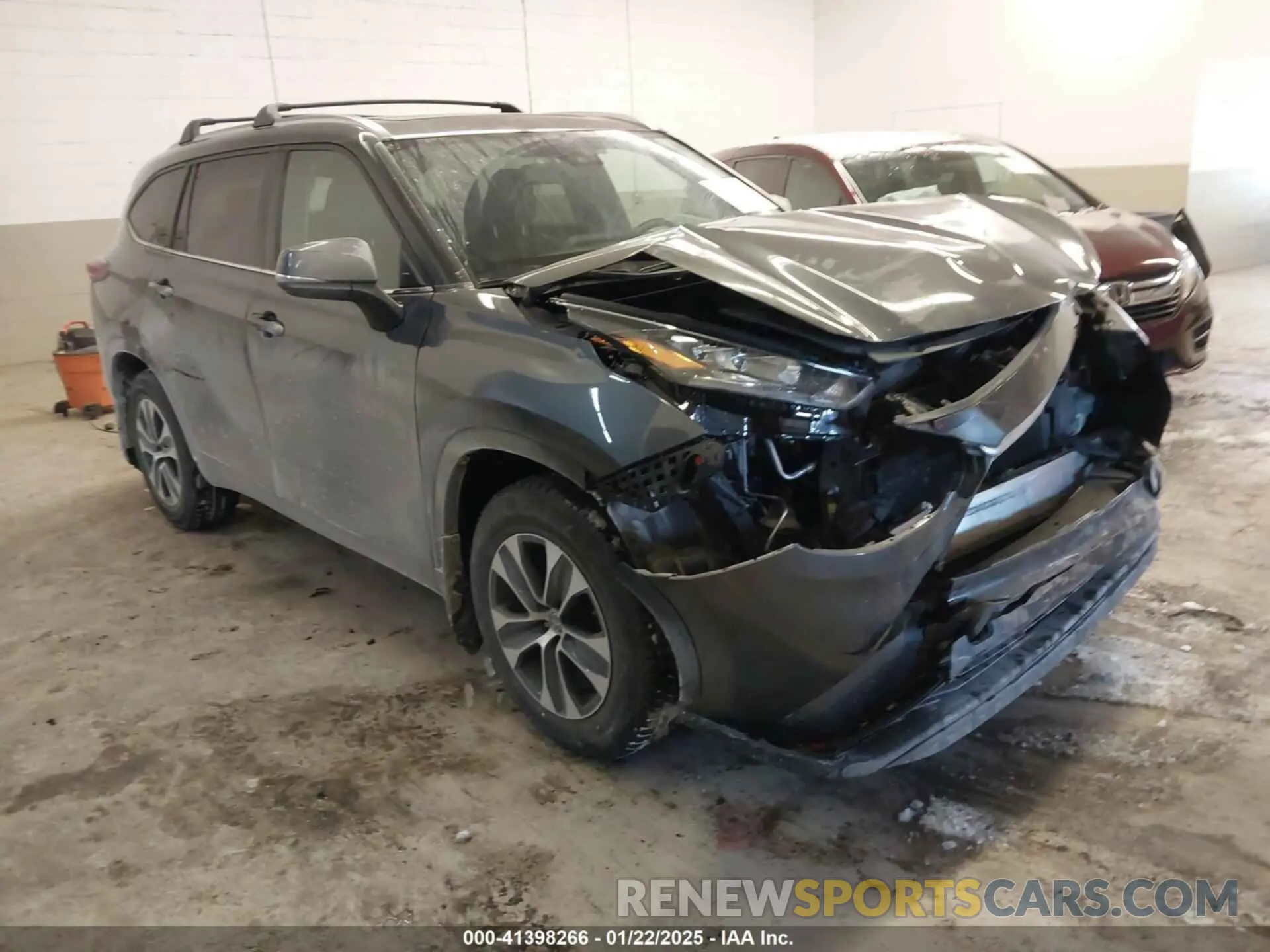 1 Photograph of a damaged car 5TDHZRBH8LS004783 TOYOTA HIGHLANDER 2020