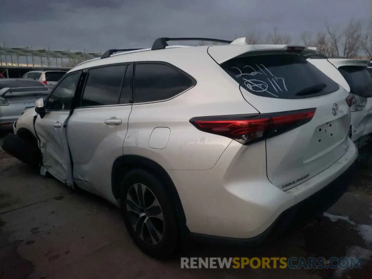 2 Photograph of a damaged car 5TDHZRBH8LS500697 TOYOTA HIGHLANDER 2020