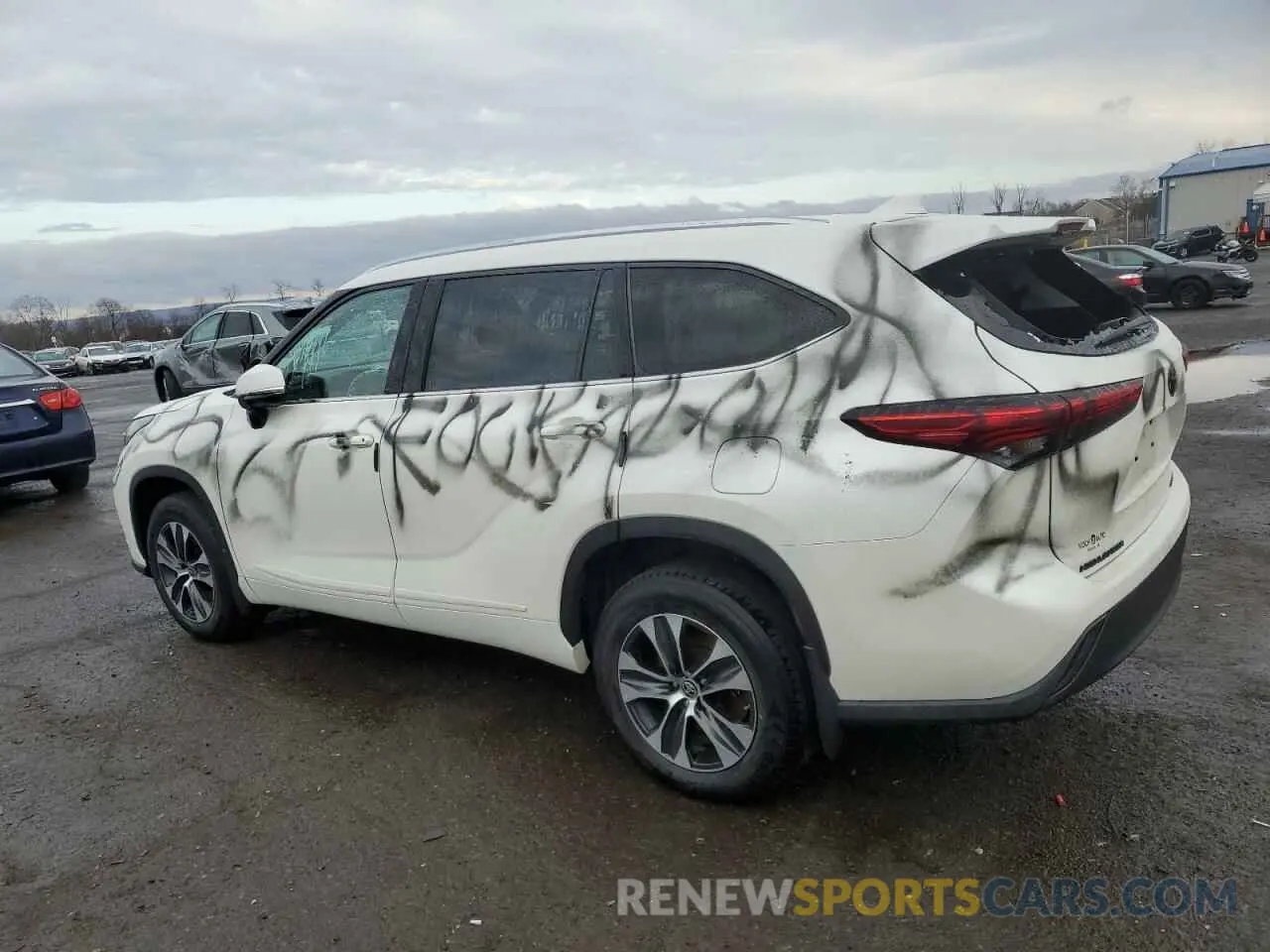 2 Photograph of a damaged car 5TDHZRBH9LS502636 TOYOTA HIGHLANDER 2020