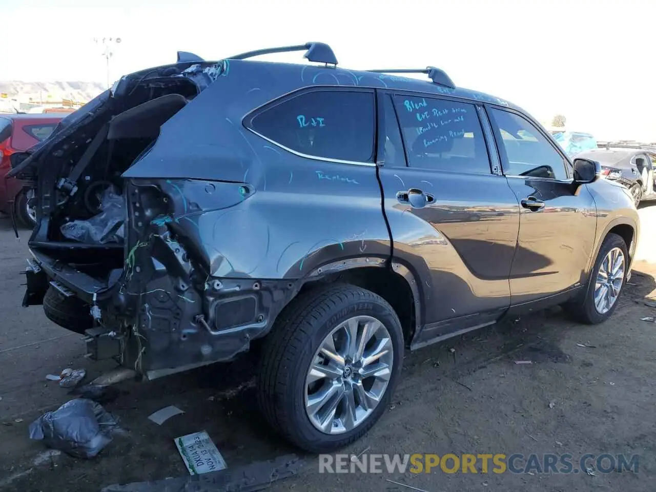 3 Photograph of a damaged car 5TDXBRCH4LS009526 TOYOTA HIGHLANDER 2020