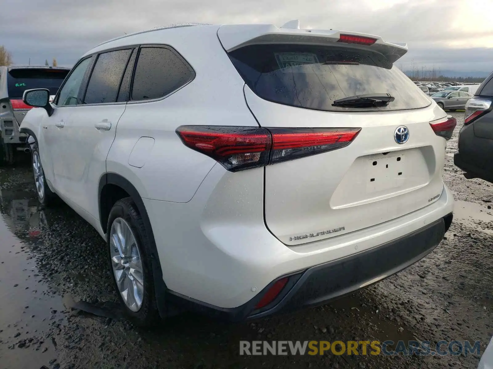3 Photograph of a damaged car 5TDXBRCH9LS008680 TOYOTA HIGHLANDER 2020