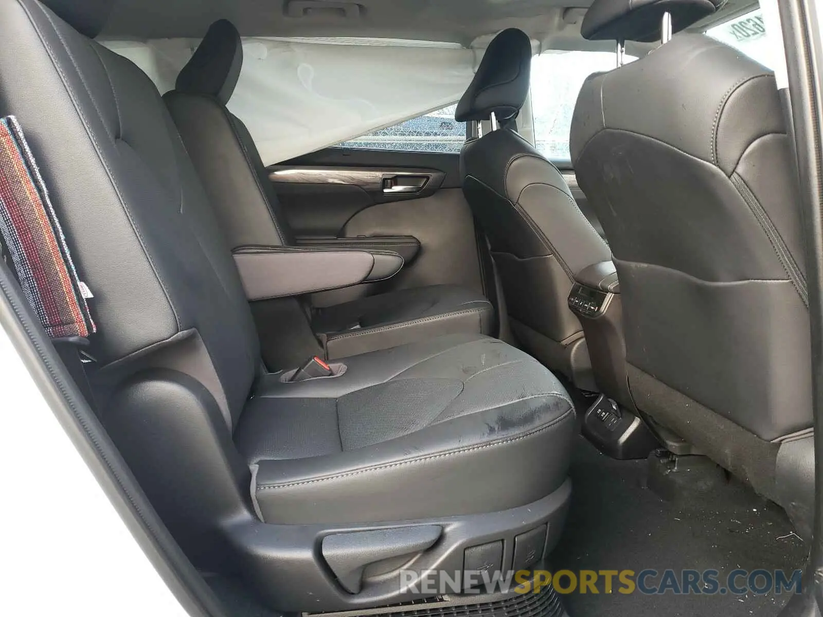 6 Photograph of a damaged car 5TDXBRCH9LS008680 TOYOTA HIGHLANDER 2020