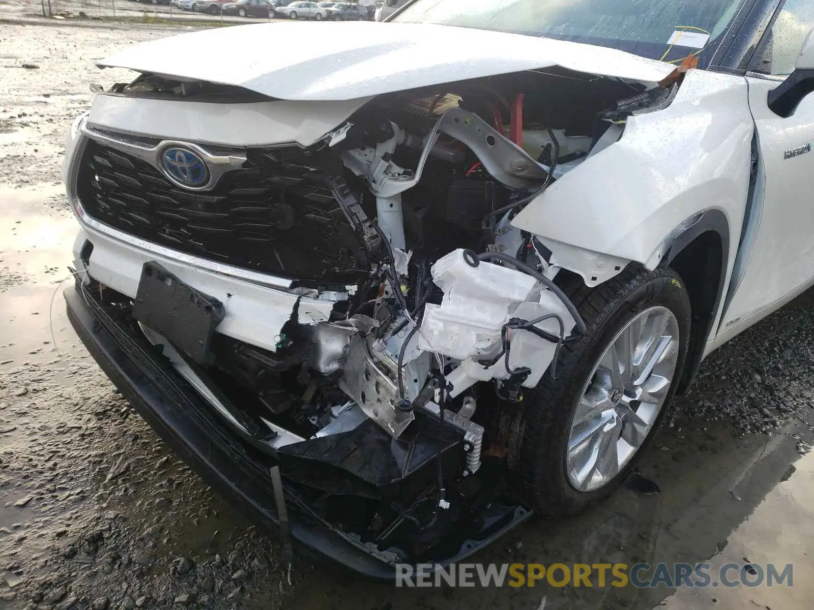 9 Photograph of a damaged car 5TDXBRCH9LS008680 TOYOTA HIGHLANDER 2020