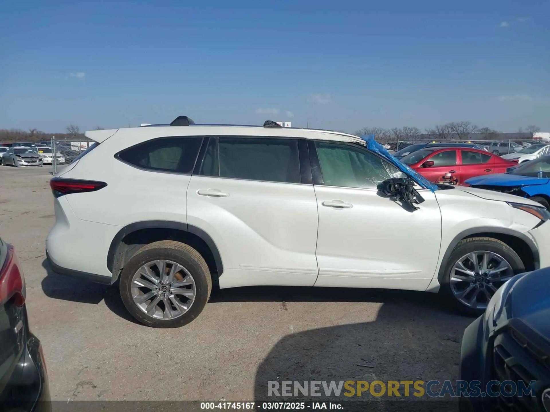 12 Photograph of a damaged car 5TDYZRAH6LS012897 TOYOTA HIGHLANDER 2020