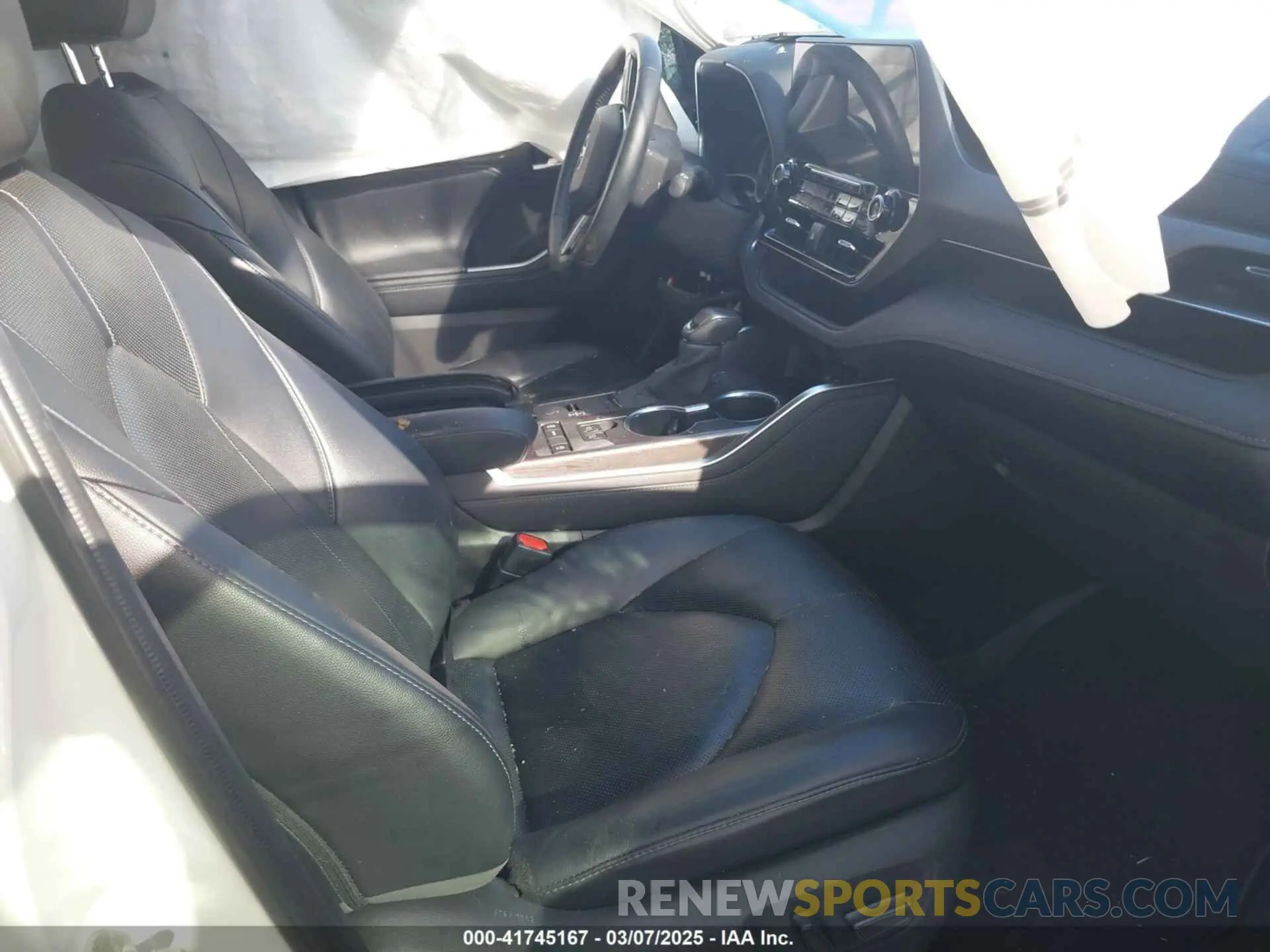 5 Photograph of a damaged car 5TDYZRAH6LS012897 TOYOTA HIGHLANDER 2020