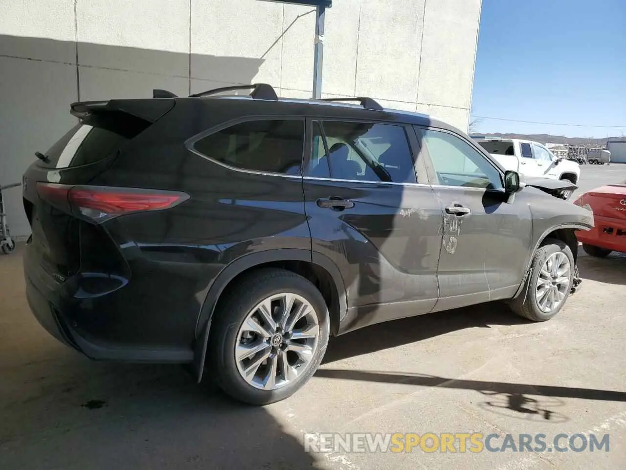 3 Photograph of a damaged car 5TDYZRAH7LS016179 TOYOTA HIGHLANDER 2020