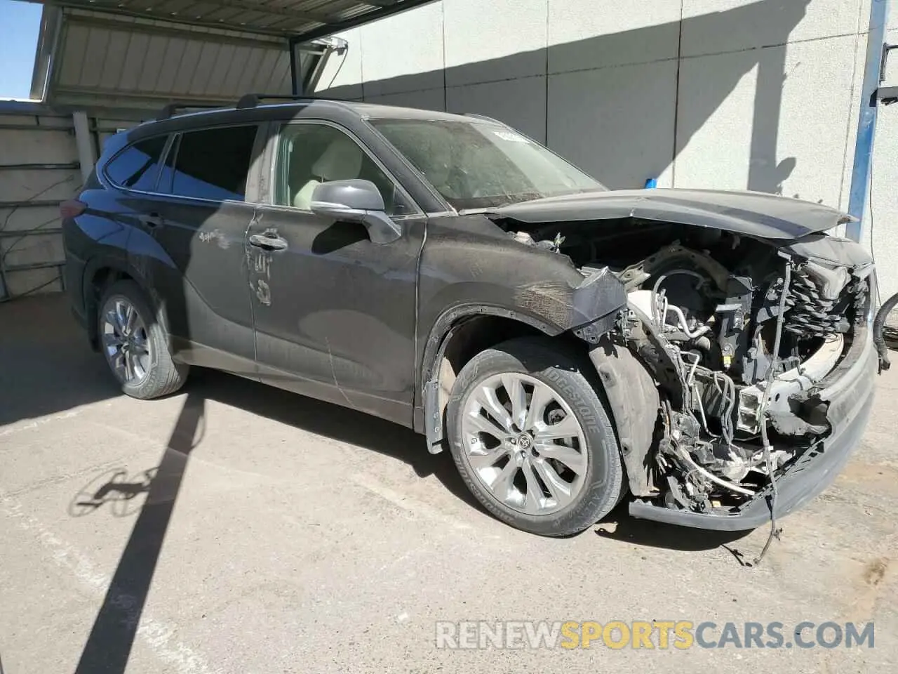 4 Photograph of a damaged car 5TDYZRAH7LS016179 TOYOTA HIGHLANDER 2020