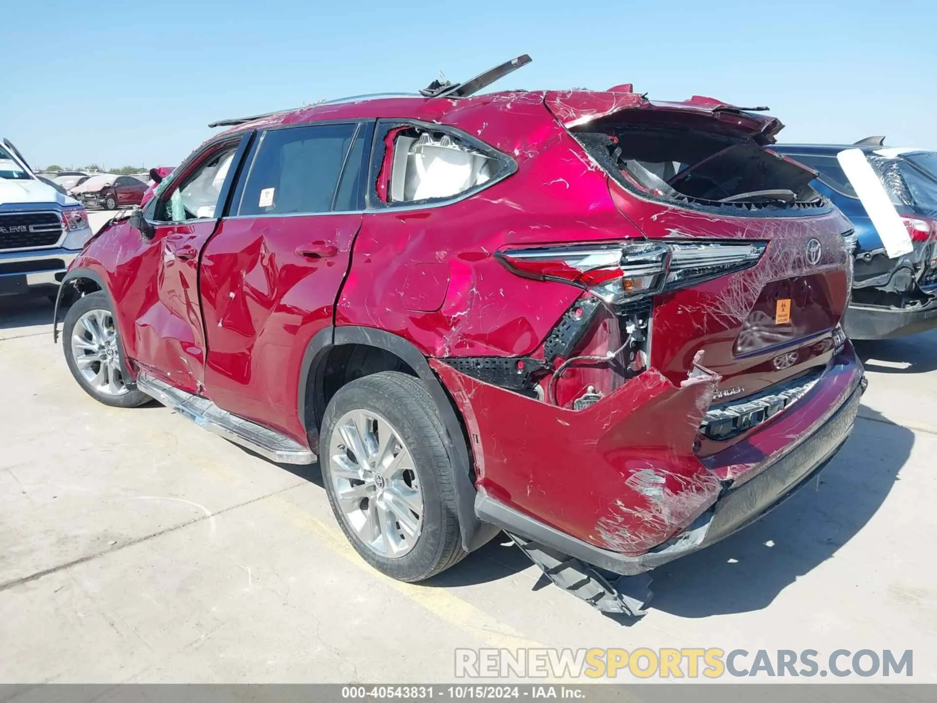 3 Photograph of a damaged car 5TDYZRAH9LS009783 TOYOTA HIGHLANDER 2020