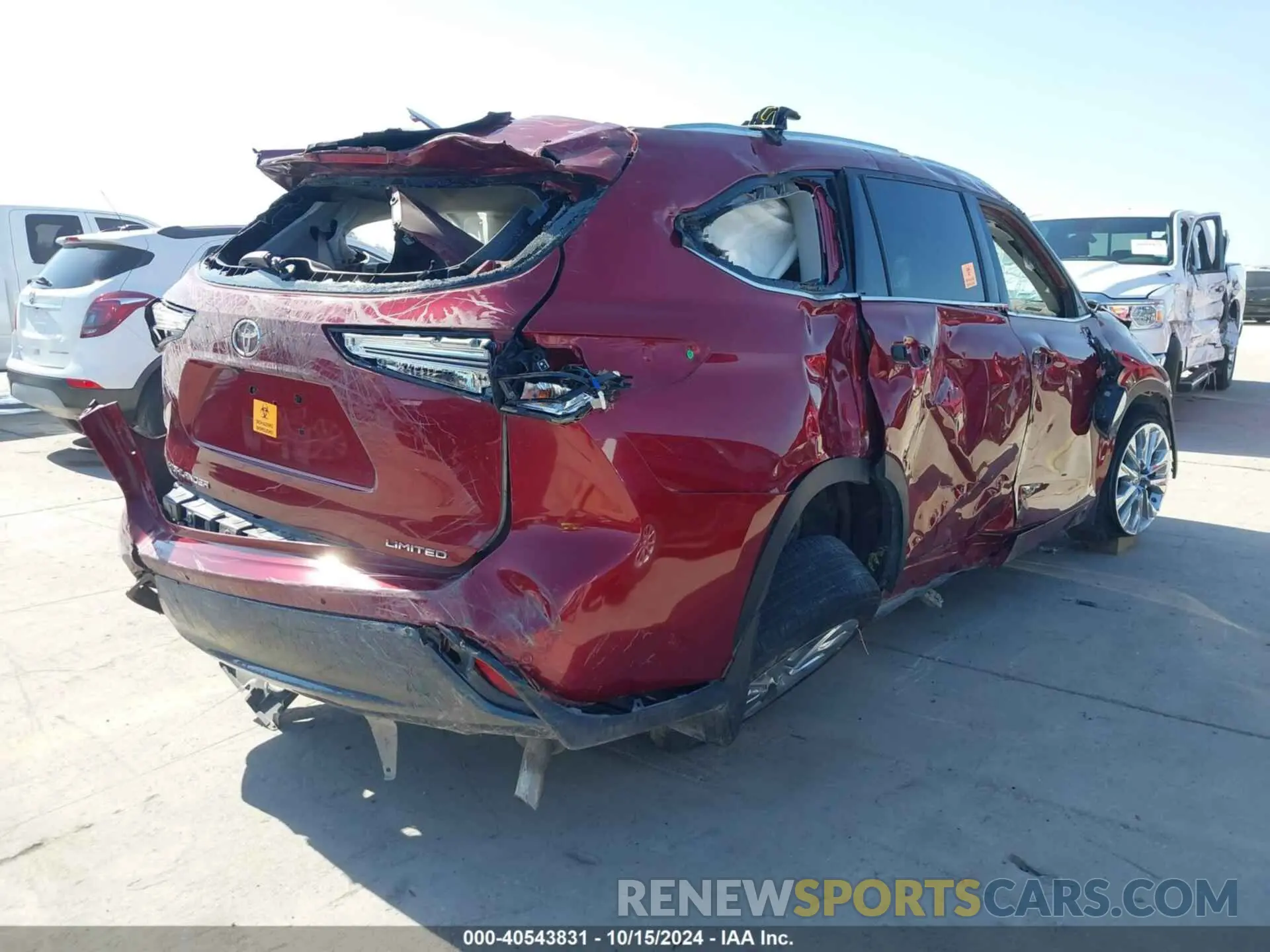 4 Photograph of a damaged car 5TDYZRAH9LS009783 TOYOTA HIGHLANDER 2020