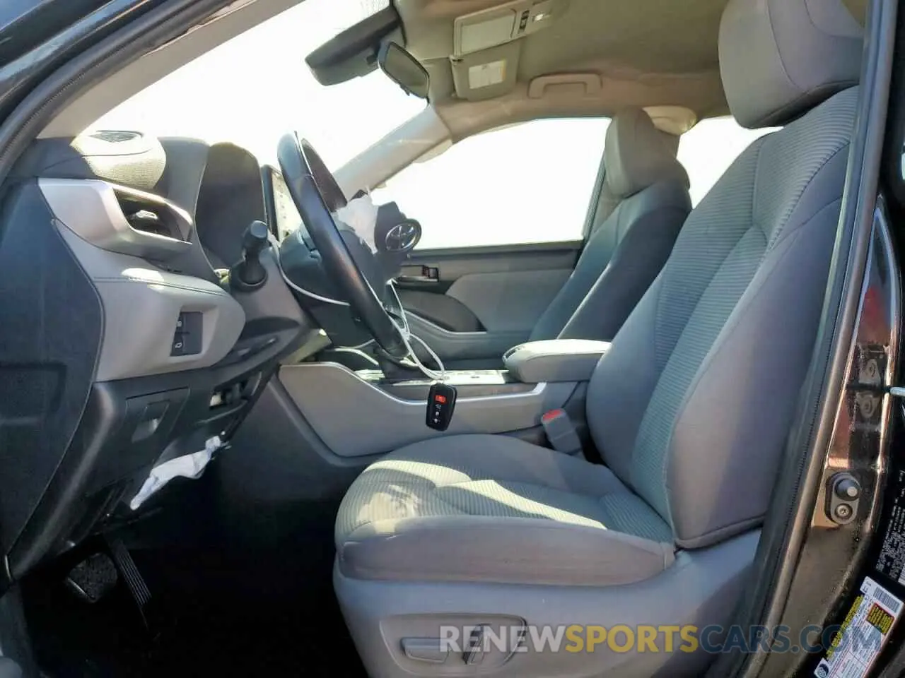 7 Photograph of a damaged car 5TDZARAH0LS501159 TOYOTA HIGHLANDER 2020