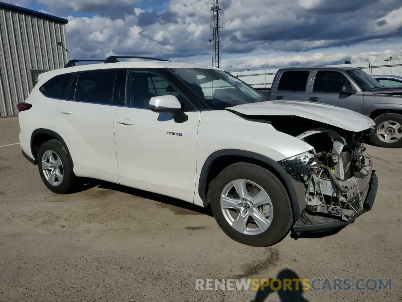 4 Photograph of a damaged car 5TDZARAH9LS501936 TOYOTA HIGHLANDER 2020
