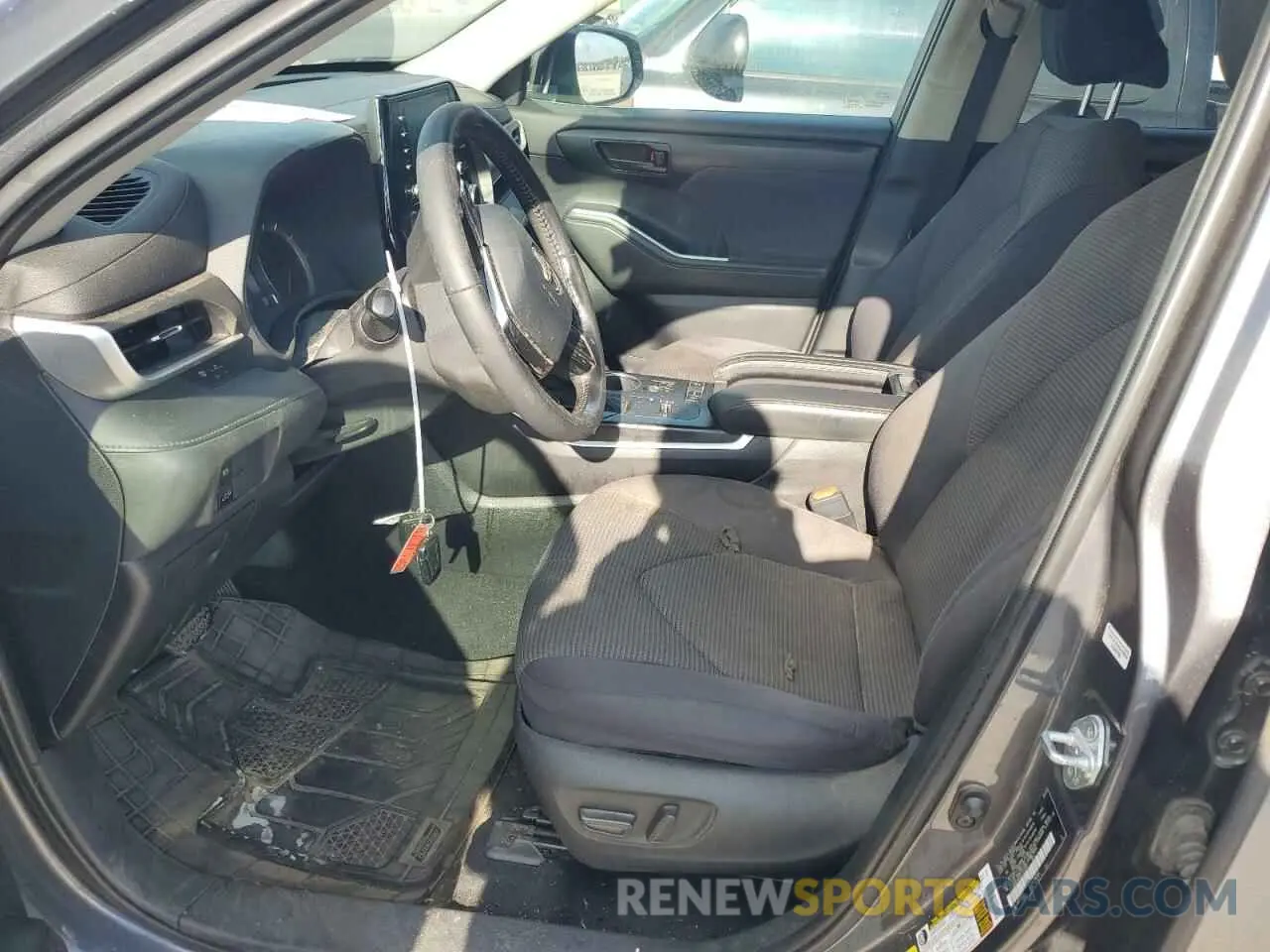 7 Photograph of a damaged car 5TDZZRAH2LS017857 TOYOTA HIGHLANDER 2020